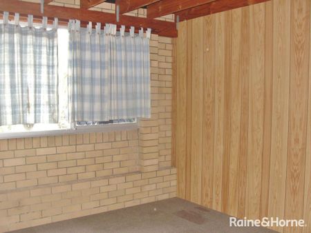 Spacious Family home in a great Location - Photo 5