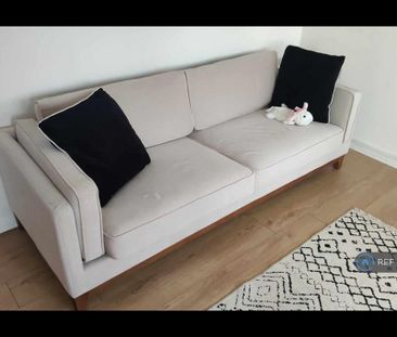 1 bedroom in a flat share to rent - Photo 4