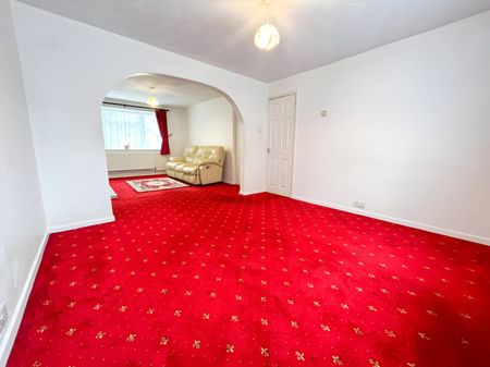 3 Bedroom House To Let - HP13 - Photo 3