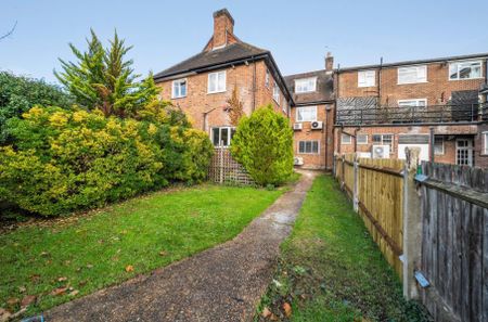 4 bedroom maisonette to rent - Photo 2