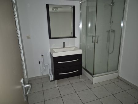 Location Appartement 2 pièces 66m² CAMBRAI 59400 - Photo 4