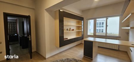 Inchiriez apartament modern de 4 camere, garaj,bloc nou in Strand,et.1 - Fotografie 2