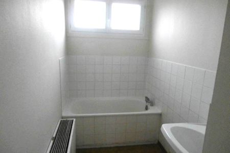 Appartement F4 avec cave et garage à louer à TAIN L'HERMITAGE - Photo 4