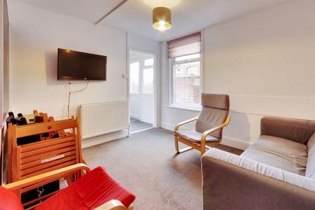 6 bedroom terraced house to rent - Photo 5