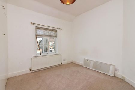 2 bedroom semi-detached house to rent - Photo 4