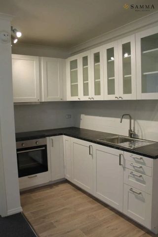 “Walk to the Waves: Stylish 1-Bedroom Unit in a Fabulous Beachside Block!” - Photo 5