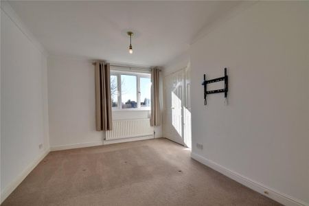 4 bedroom detached house to rent - Photo 4