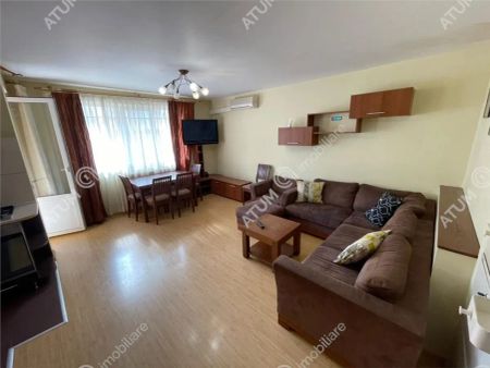 De inchiriat apartament cu 3 camere balcon si loc parcare in zona Ciresica din Sibiu - Photo 4
