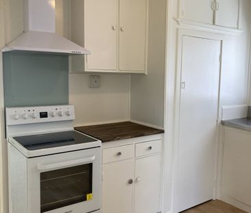 Renovated and Right by the Hakarimata Walkway - Photo 2