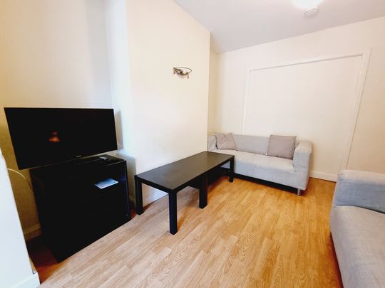 4 Bed Student Accommodation - Photo 1