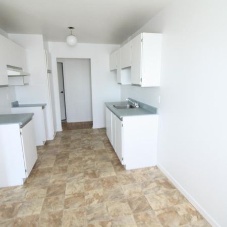 A Valleyfield – Grand, beau, propre et tranquille 5-1/2 , LIBRE - Photo 3