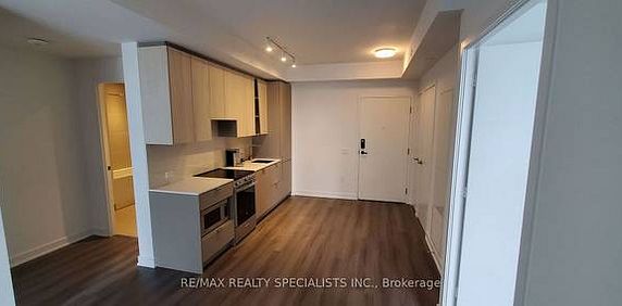 Burnhamthorpe/Confederation Brand New 2Bdrm 2Baths 1Terrace - Photo 2