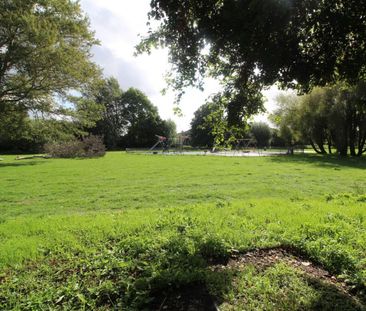 4 Bedroom House - End Terrace To Let - Photo 6