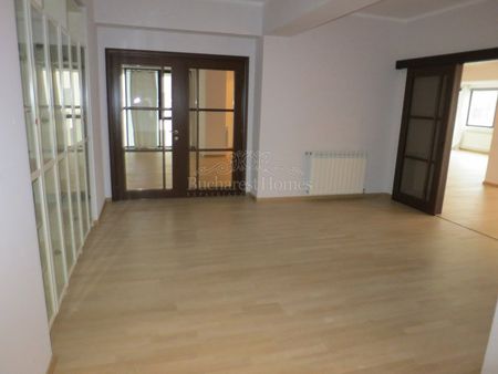 Large Four Bedroom Penthouse - Herastrau - Photo 2
