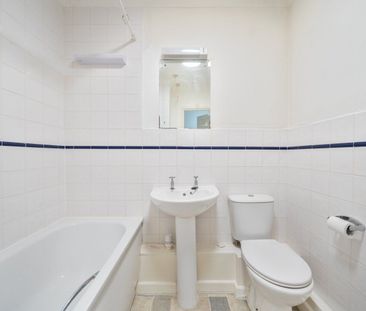 Dairy Farm Place, London, SE15 - Photo 2