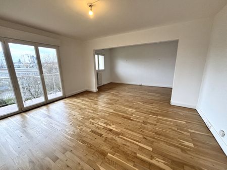 Location Appartement 3 pièces 74m² - Photo 2