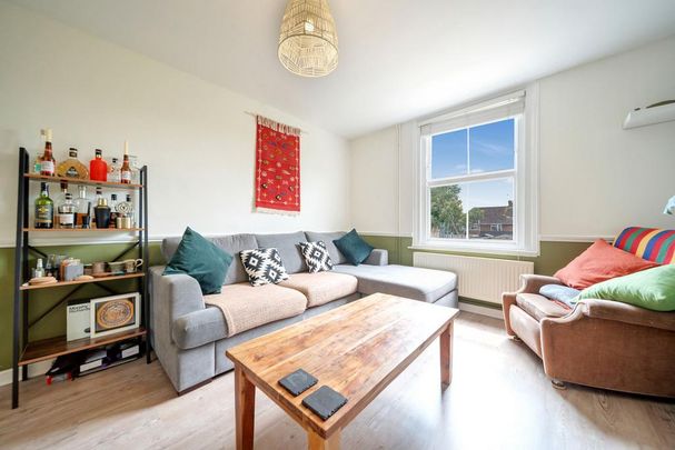 3 bedroom terraced house to rent - Photo 1