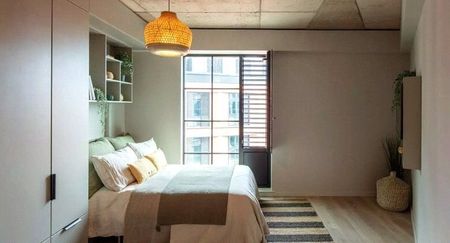 Roomy, Sunday Mills, Trewint Street,, Earlsfield,, SW18 flat to rent - Photo 3