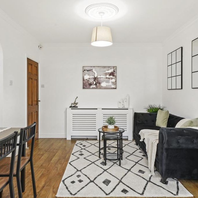 1 bedroom in a house share to rent - Photo 1