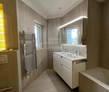 Updated Place With Character, Three Bedrooms in Art Deco Villa- Kis... - Photo 4
