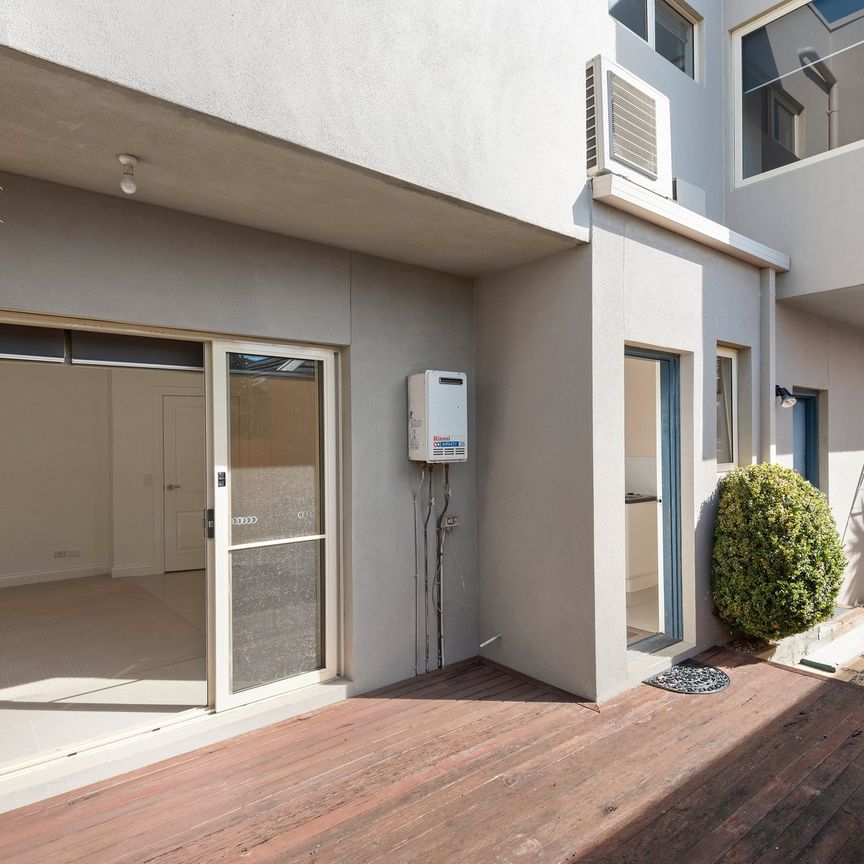 2/1 Cliff Street, Rippleside - Photo 1