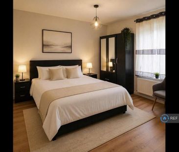 1 bedroom in a house share to rent - Photo 2