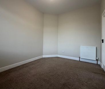 2 bedroom semi-detached house to rent - Photo 2