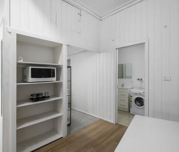 YOUR NEW YORK LOFT LIFESTYLE IN PORT MELBOURNE - Photo 3
