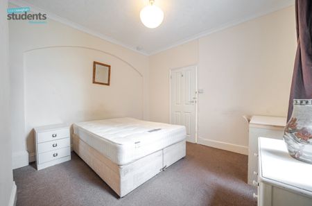 4 bedroom terraced house to rent - Photo 3