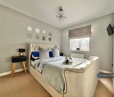 3 bedroom semi-detached house to rent - Photo 4