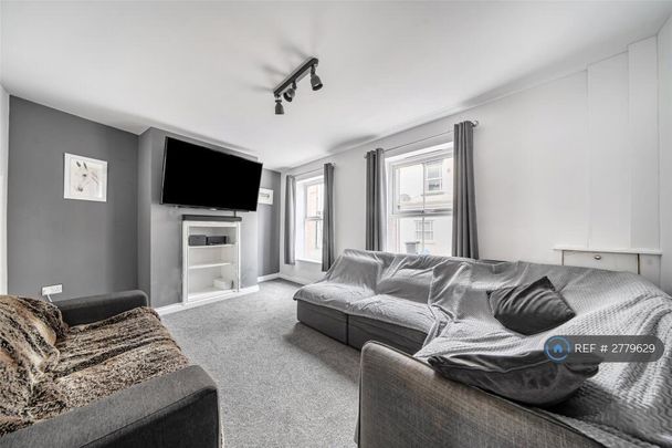 4 bedroom terraced house to rent - Photo 1