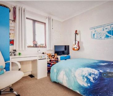 5 bedroom semi-detached house to rent - Photo 4