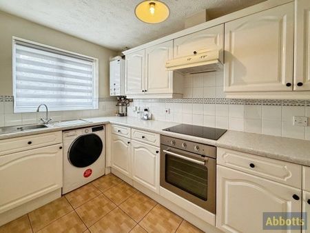 Pollards Close, Rochford - Photo 4