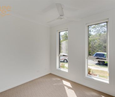 MODERN FAMILY HOME CLOSE TO AMENITIES - Photo 5