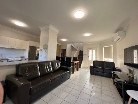 Great Family Home - Photo 3