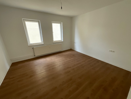 Gut geschnittene Altbauwohnung mit Platz für die ganze Familie! - Photo 3