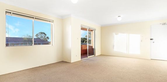 Newly Updated, Sun-Filled, Modern And Spacious Two Bedroom Apartment In The Heart Of Lakemba - Photo 2