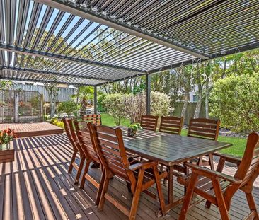 Great location with top school zones - Photo 1