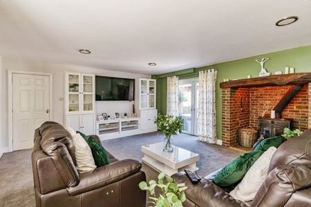 West Hoathly 4 bedroom house to rent - Photo 2