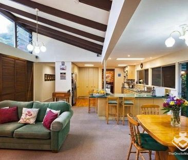 Acreage Home in the Highly Sought-after Suburb of Rochedale - Photo 3