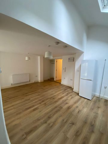 1 Bed Flat, Burnt Ash Hill, SE12 - Photo 4