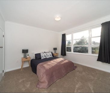 Tidy, Modern & warm home - Photo 5