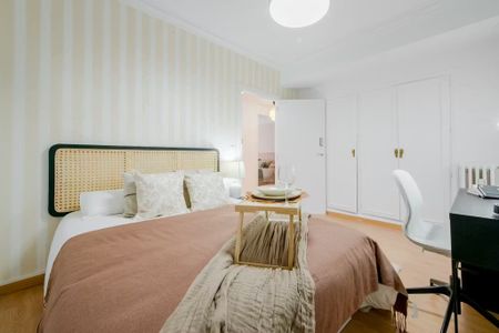 Calle de Alburquerque, Madrid, Community of Madrid 28010 - Photo 4