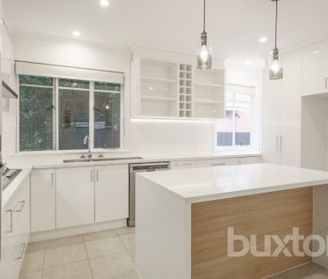 3 Windsor Avenue, Oakleigh South VIC 3167 - House For Rent | Domain - Photo 1