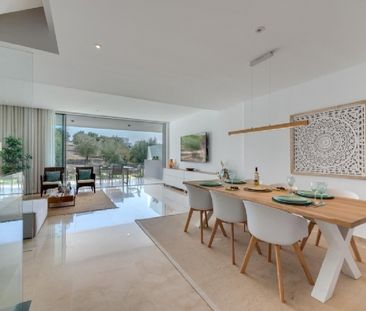 4 Bedroom Villa For Rent in Marbella, Málaga - Photo 1