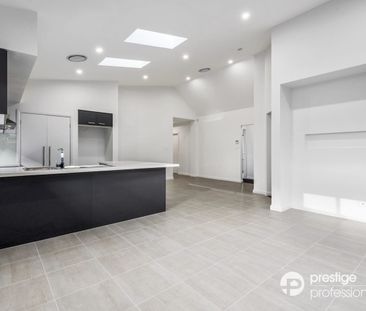 Large Impressive Single Level Home - Photo 4