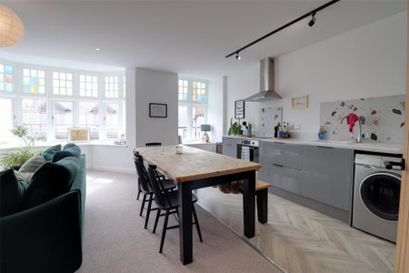 2 bedroom apartment to rent - Photo 4