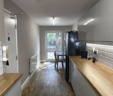 1 bedroom in a house share to rent - Photo 3