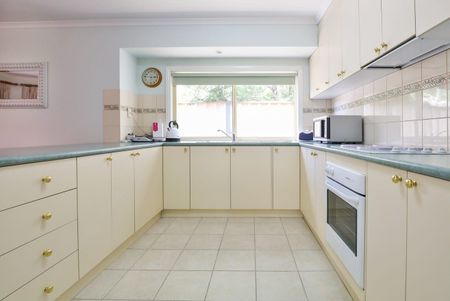 Well Presented 3 Bedroom Home In Great Location - Photo 4