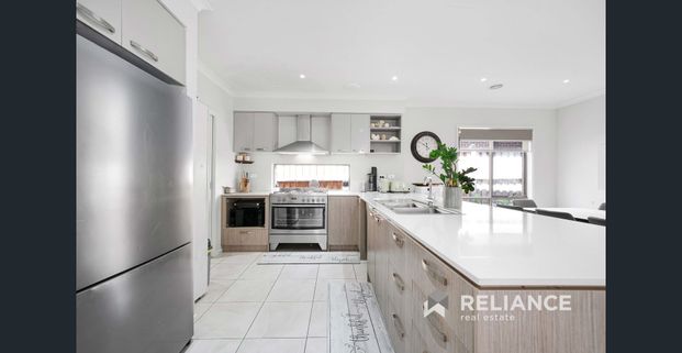 Large Family Home in Prime Point Cook Location - Photo 1